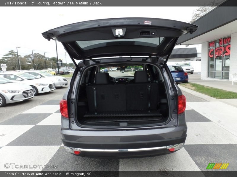 Modern Steel Metallic / Black 2017 Honda Pilot Touring