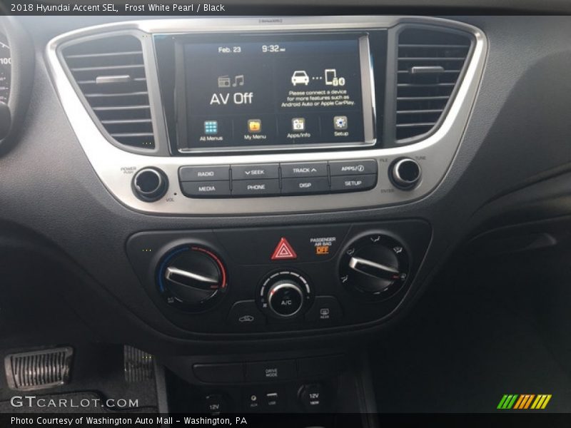 Frost White Pearl / Black 2018 Hyundai Accent SEL