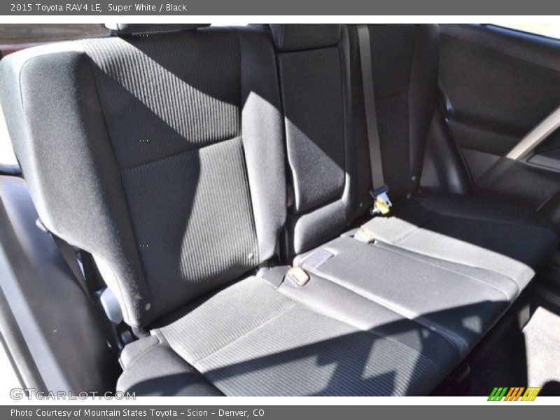 Super White / Black 2015 Toyota RAV4 LE