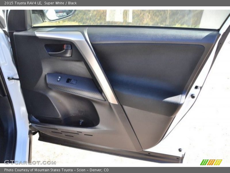 Super White / Black 2015 Toyota RAV4 LE