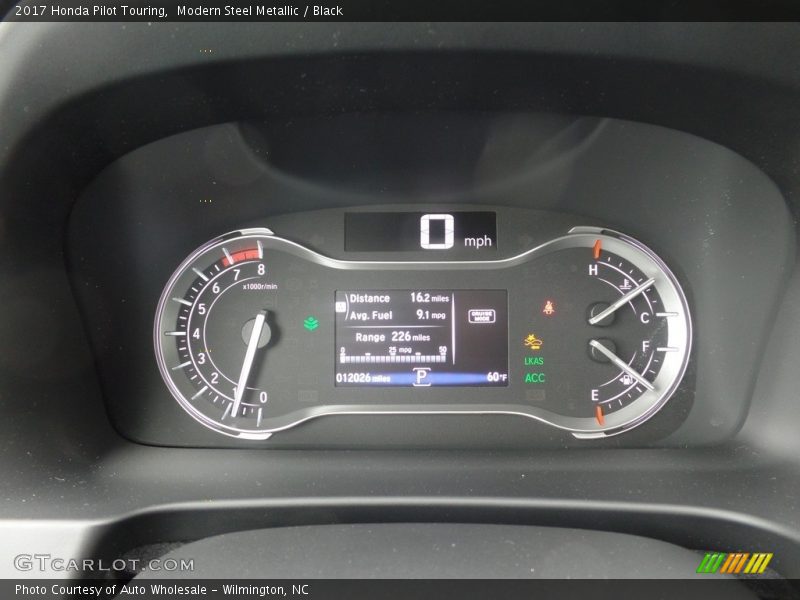 Modern Steel Metallic / Black 2017 Honda Pilot Touring