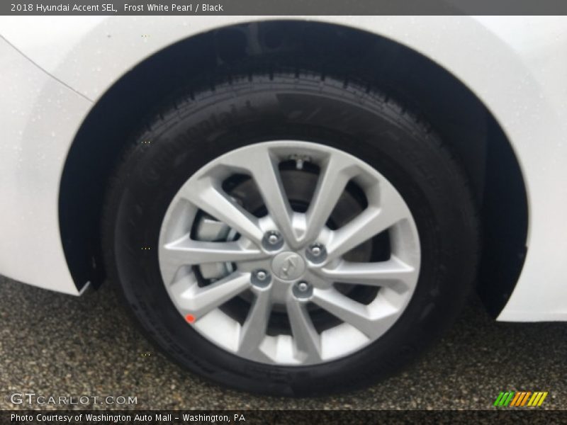 Frost White Pearl / Black 2018 Hyundai Accent SEL