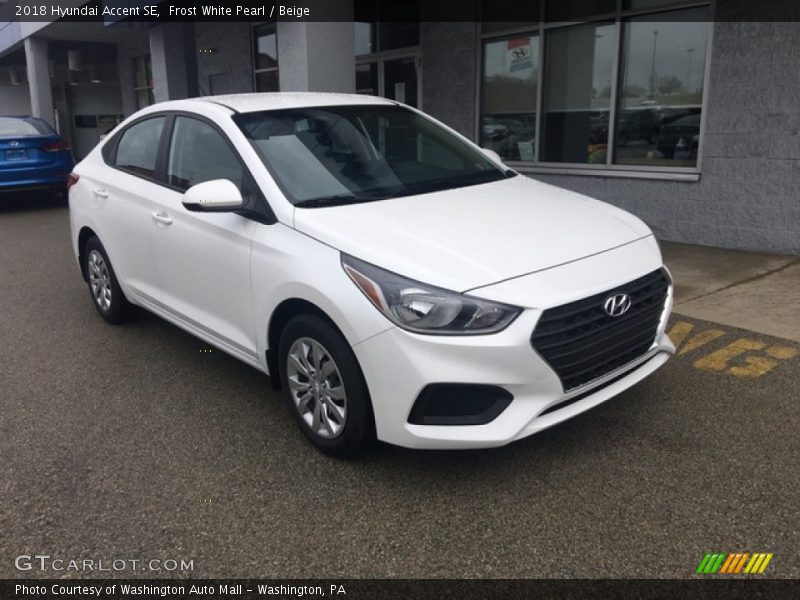 Front 3/4 View of 2018 Accent SE