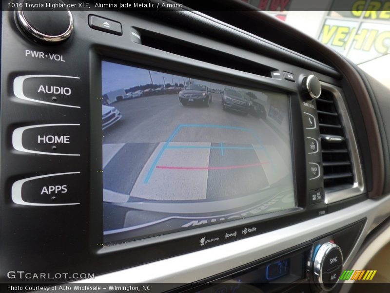 Alumina Jade Metallic / Almond 2016 Toyota Highlander XLE