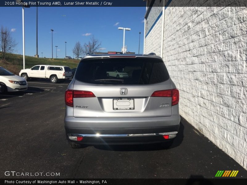 Lunar Silver Metallic / Gray 2018 Honda Pilot Touring AWD