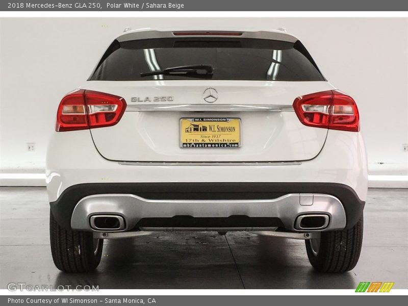 Polar White / Sahara Beige 2018 Mercedes-Benz GLA 250