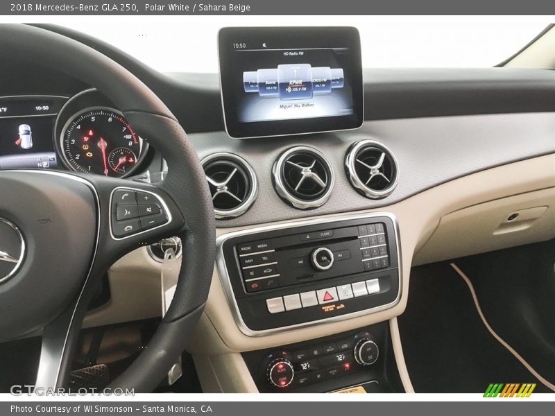 Polar White / Sahara Beige 2018 Mercedes-Benz GLA 250