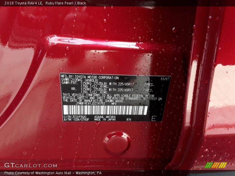 Ruby Flare Pearl / Black 2018 Toyota RAV4 LE