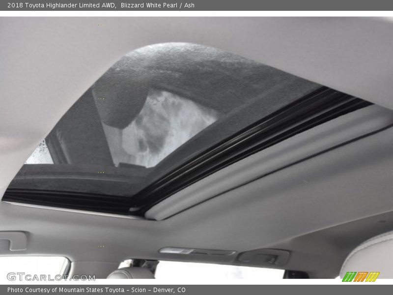 Blizzard White Pearl / Ash 2018 Toyota Highlander Limited AWD