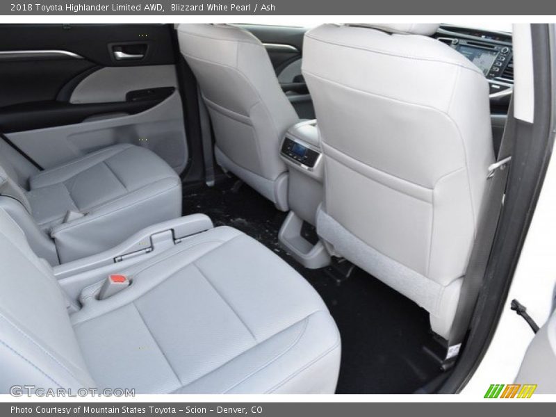 Blizzard White Pearl / Ash 2018 Toyota Highlander Limited AWD