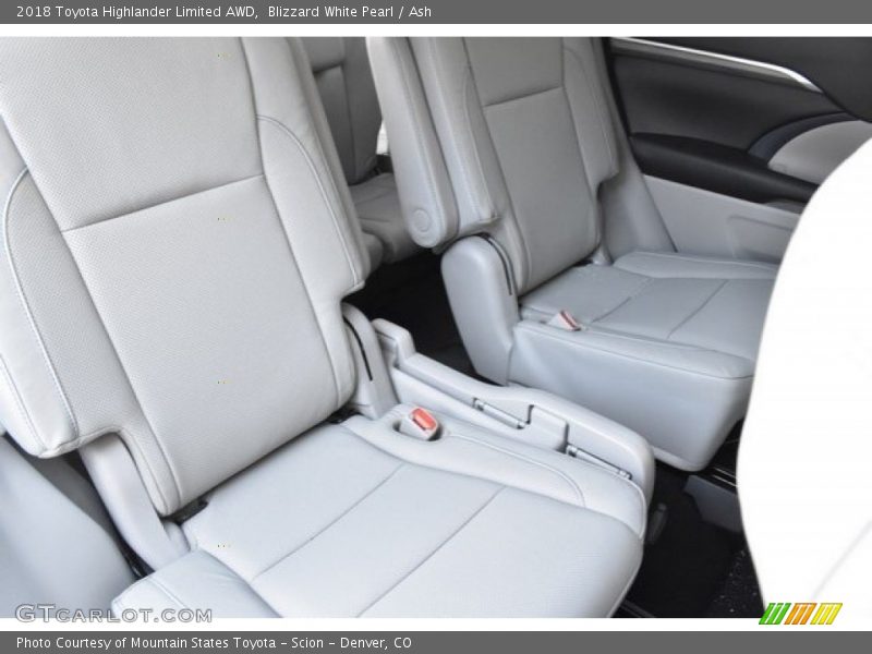 Blizzard White Pearl / Ash 2018 Toyota Highlander Limited AWD
