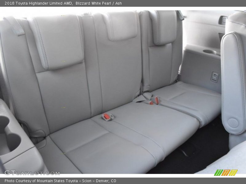 Blizzard White Pearl / Ash 2018 Toyota Highlander Limited AWD