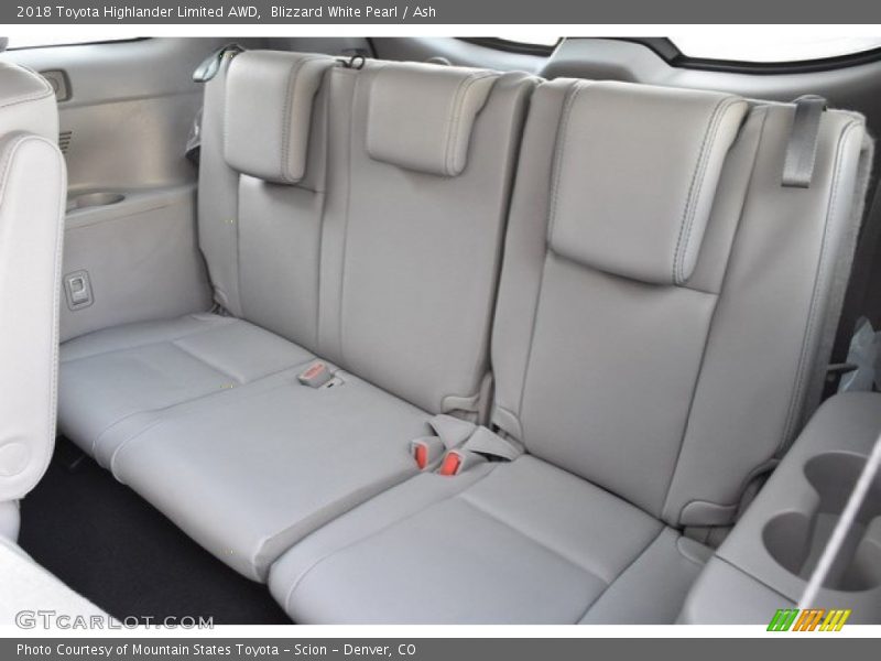 Blizzard White Pearl / Ash 2018 Toyota Highlander Limited AWD