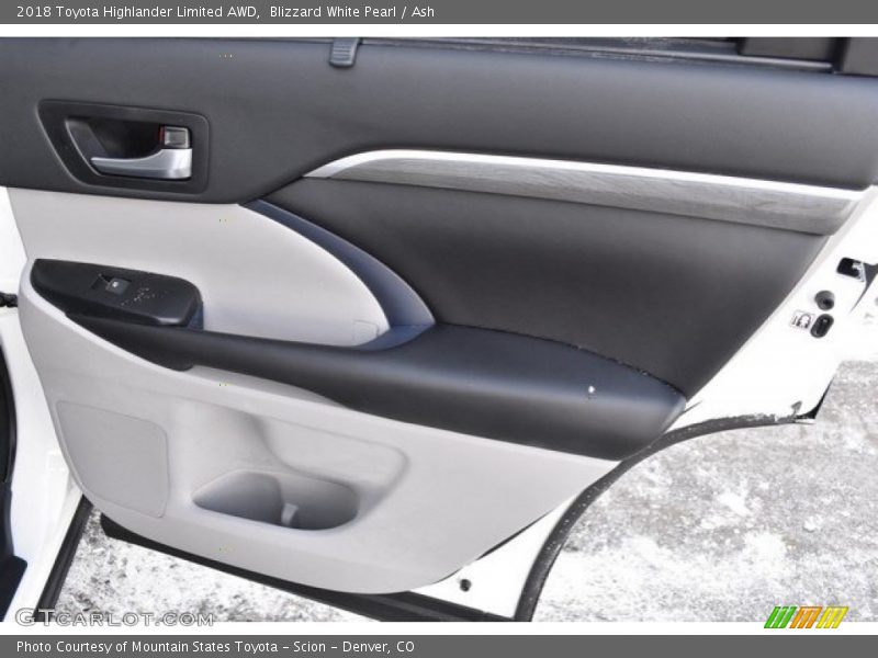 Blizzard White Pearl / Ash 2018 Toyota Highlander Limited AWD
