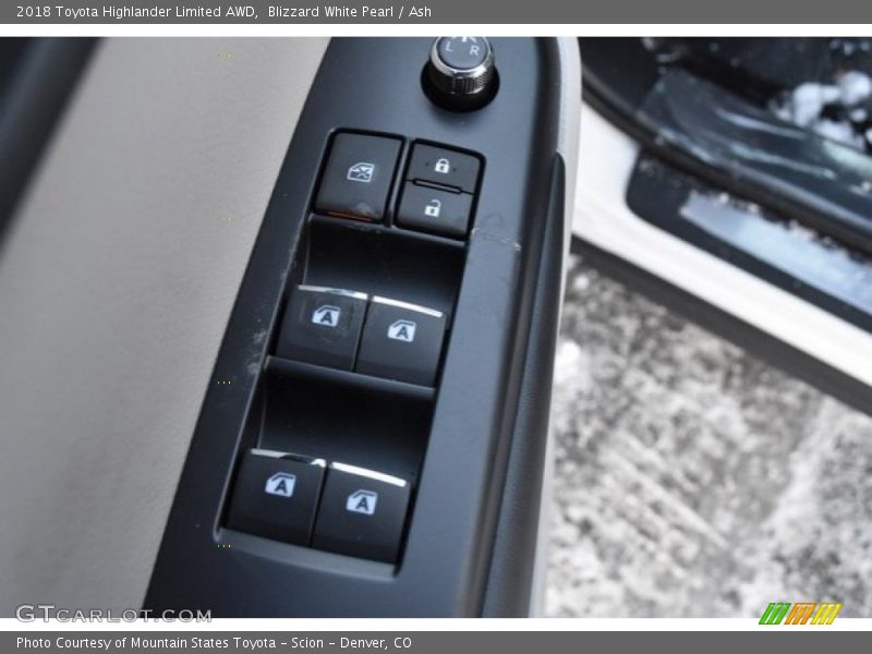 Blizzard White Pearl / Ash 2018 Toyota Highlander Limited AWD