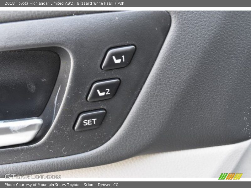Blizzard White Pearl / Ash 2018 Toyota Highlander Limited AWD
