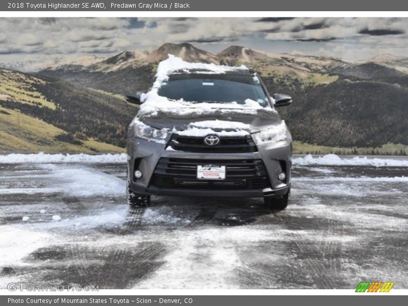 Predawn Gray Mica / Black 2018 Toyota Highlander SE AWD