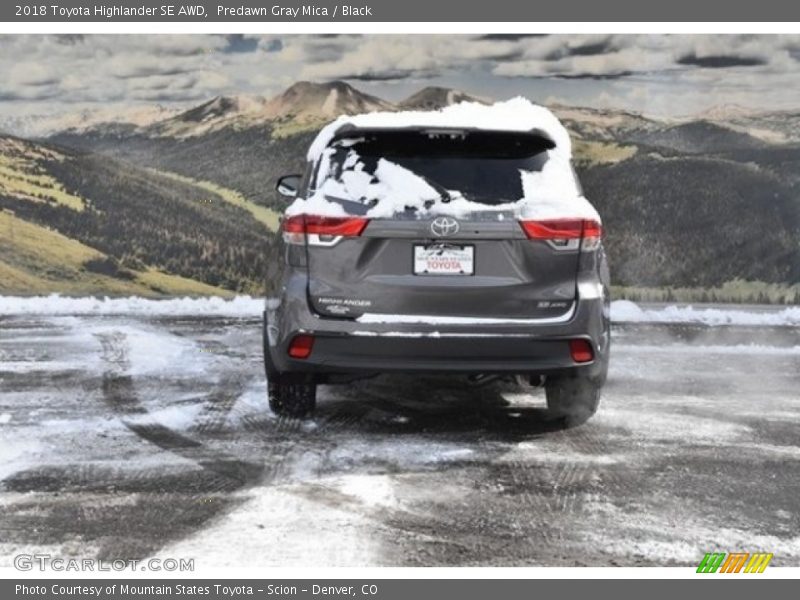 Predawn Gray Mica / Black 2018 Toyota Highlander SE AWD