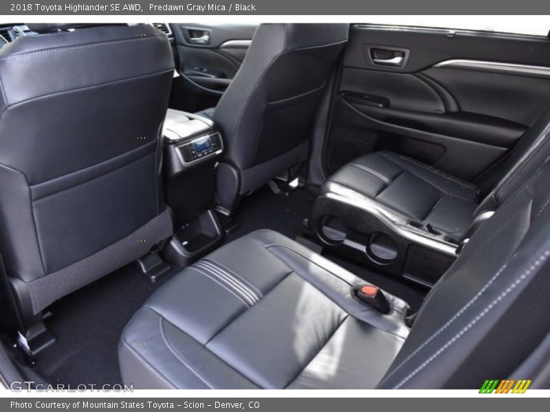 Predawn Gray Mica / Black 2018 Toyota Highlander SE AWD