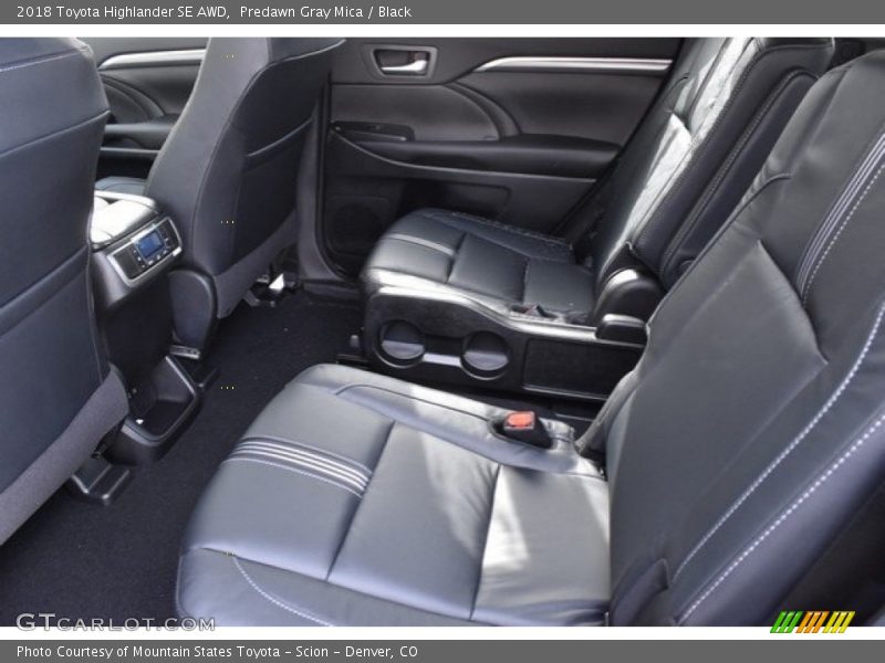 Predawn Gray Mica / Black 2018 Toyota Highlander SE AWD