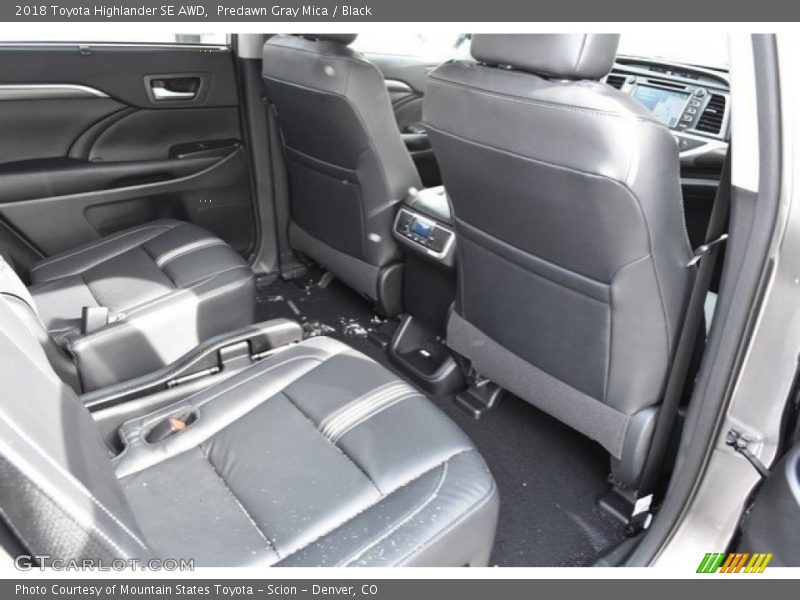 Predawn Gray Mica / Black 2018 Toyota Highlander SE AWD