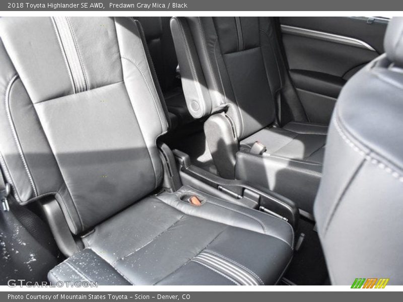 Predawn Gray Mica / Black 2018 Toyota Highlander SE AWD