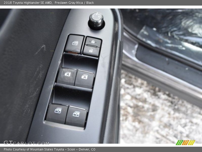 Predawn Gray Mica / Black 2018 Toyota Highlander SE AWD