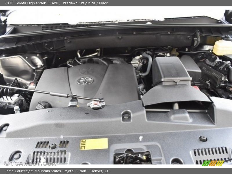 Predawn Gray Mica / Black 2018 Toyota Highlander SE AWD