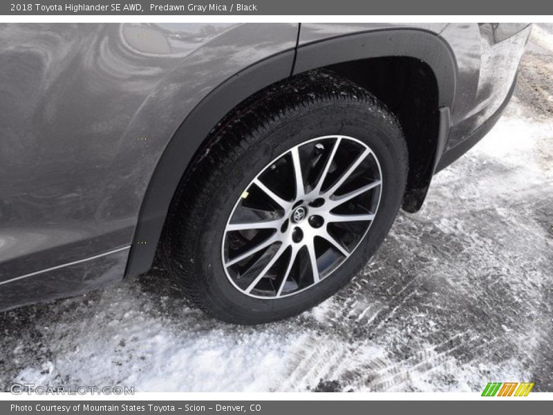 Predawn Gray Mica / Black 2018 Toyota Highlander SE AWD