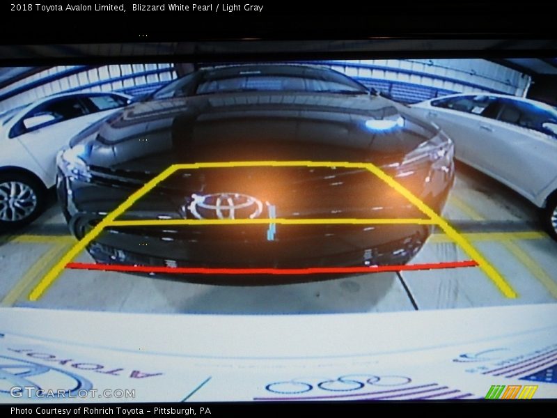 Blizzard White Pearl / Light Gray 2018 Toyota Avalon Limited