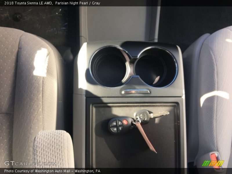 Parisian Night Pearl / Gray 2018 Toyota Sienna LE AWD