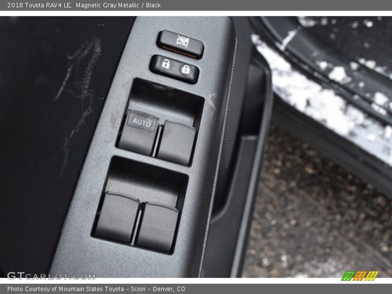 Magnetic Gray Metallic / Black 2018 Toyota RAV4 LE