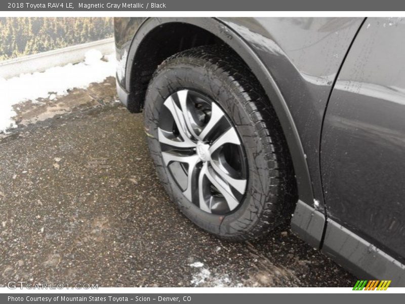 Magnetic Gray Metallic / Black 2018 Toyota RAV4 LE