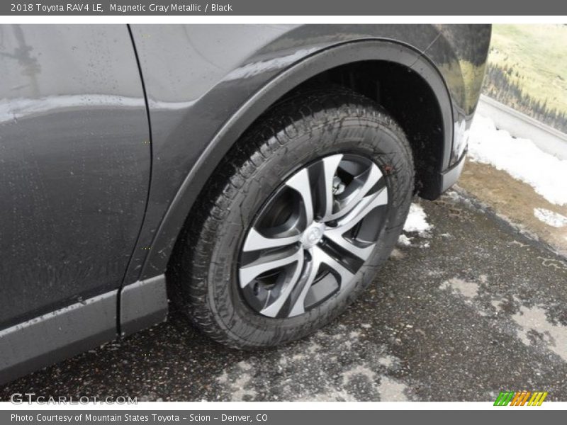 Magnetic Gray Metallic / Black 2018 Toyota RAV4 LE