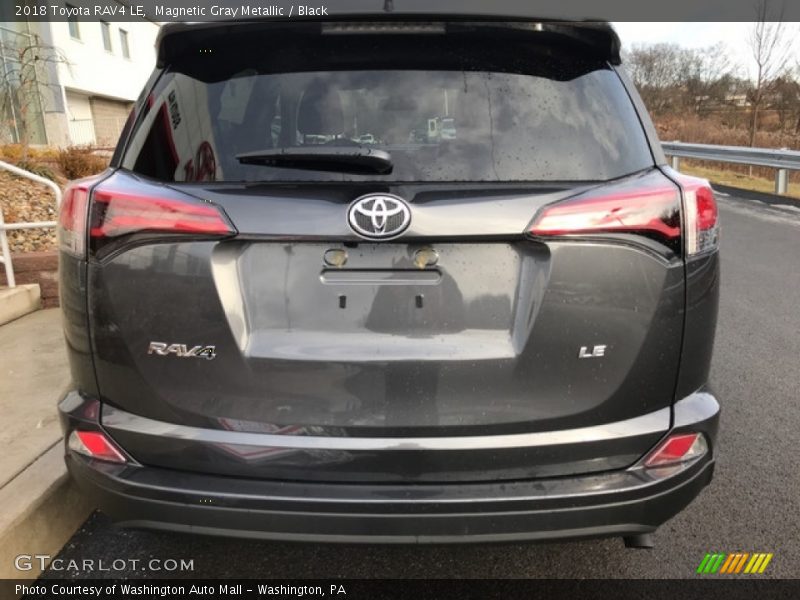 Magnetic Gray Metallic / Black 2018 Toyota RAV4 LE