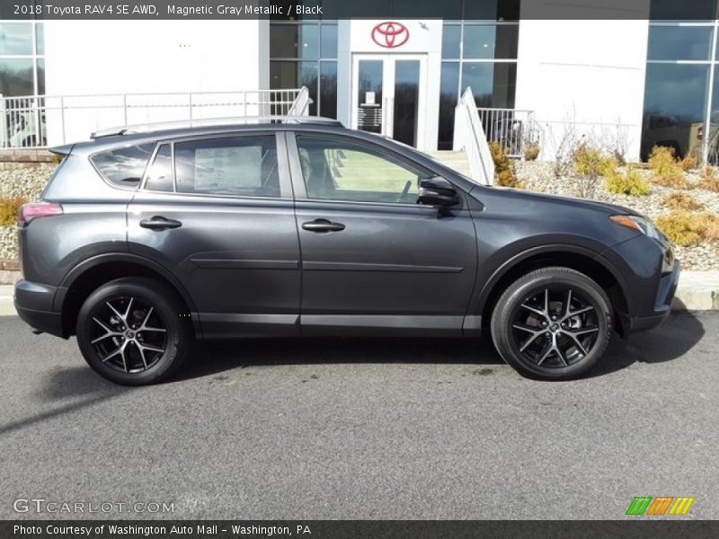 Magnetic Gray Metallic / Black 2018 Toyota RAV4 SE AWD