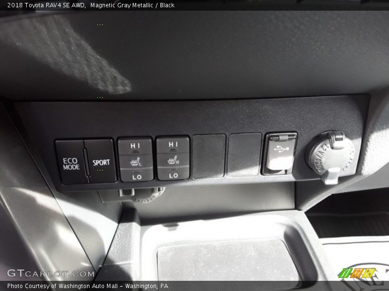 Magnetic Gray Metallic / Black 2018 Toyota RAV4 SE AWD