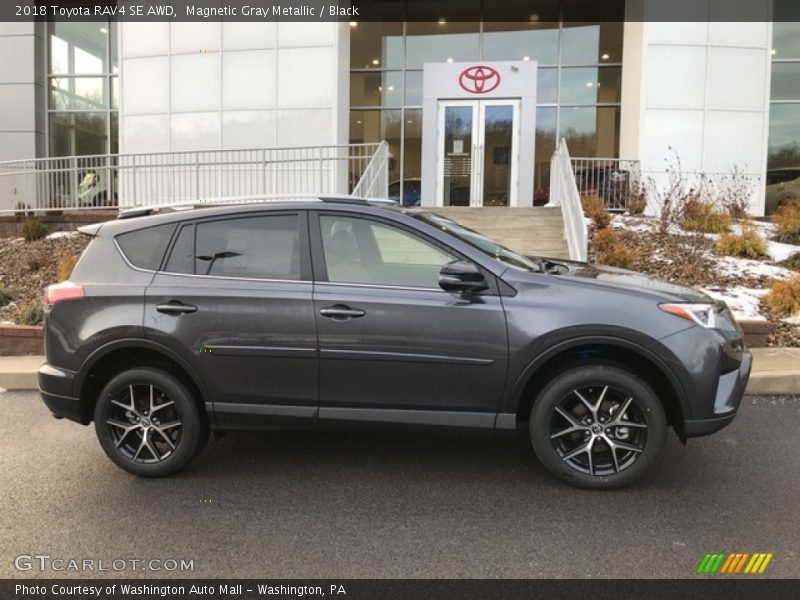 Magnetic Gray Metallic / Black 2018 Toyota RAV4 SE AWD