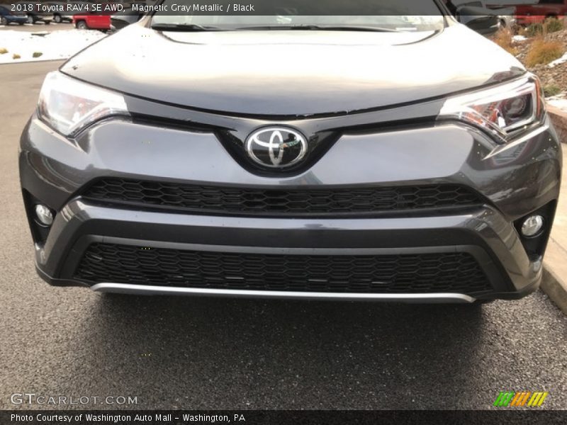 Magnetic Gray Metallic / Black 2018 Toyota RAV4 SE AWD