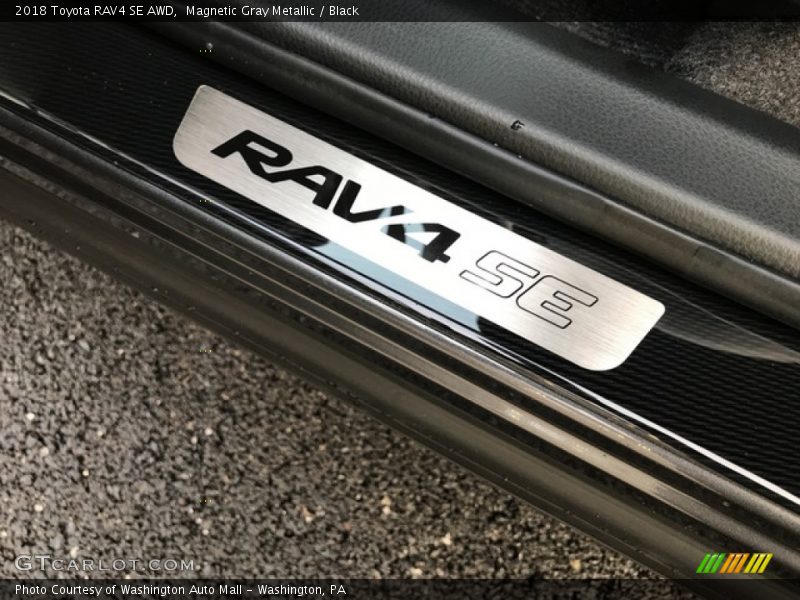 Magnetic Gray Metallic / Black 2018 Toyota RAV4 SE AWD