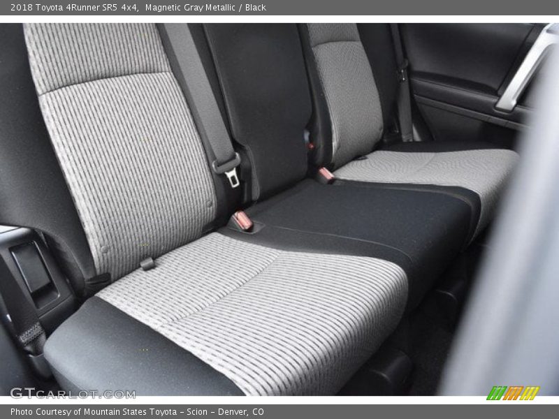 Magnetic Gray Metallic / Black 2018 Toyota 4Runner SR5 4x4