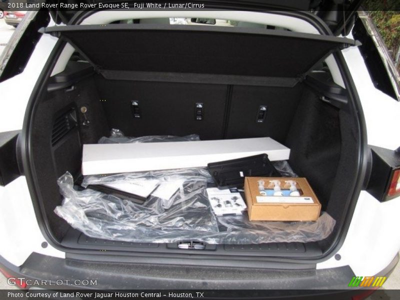 Fuji White / Lunar/Cirrus 2018 Land Rover Range Rover Evoque SE