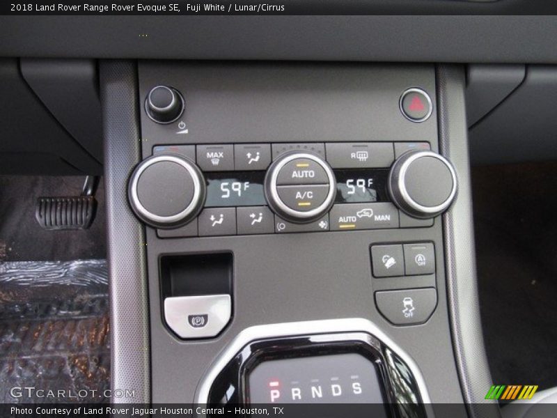 Controls of 2018 Range Rover Evoque SE