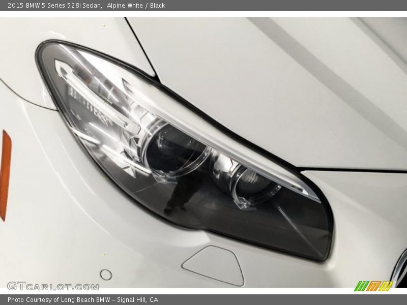 Alpine White / Black 2015 BMW 5 Series 528i Sedan