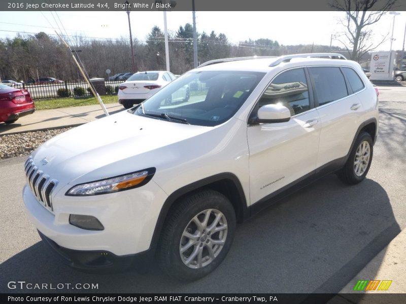 Bright White / Black 2016 Jeep Cherokee Latitude 4x4