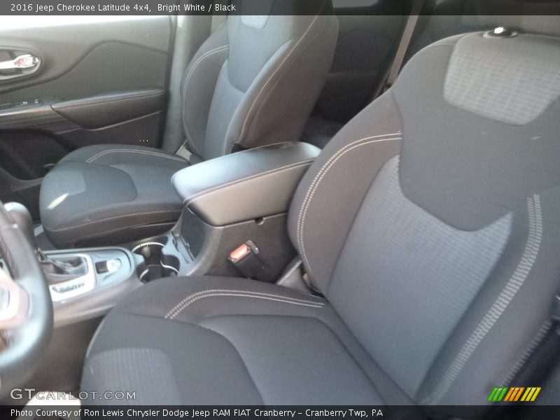 Bright White / Black 2016 Jeep Cherokee Latitude 4x4