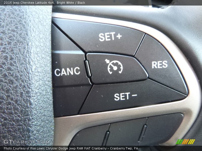 Bright White / Black 2016 Jeep Cherokee Latitude 4x4