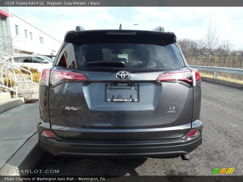 Magnetic Gray Metallic / Black 2018 Toyota RAV4 LE