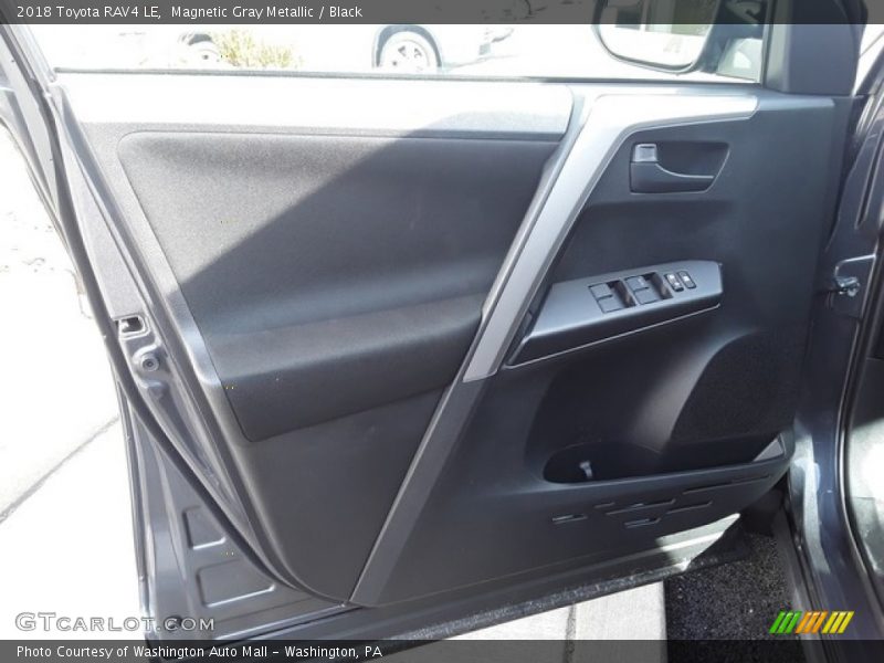Magnetic Gray Metallic / Black 2018 Toyota RAV4 LE