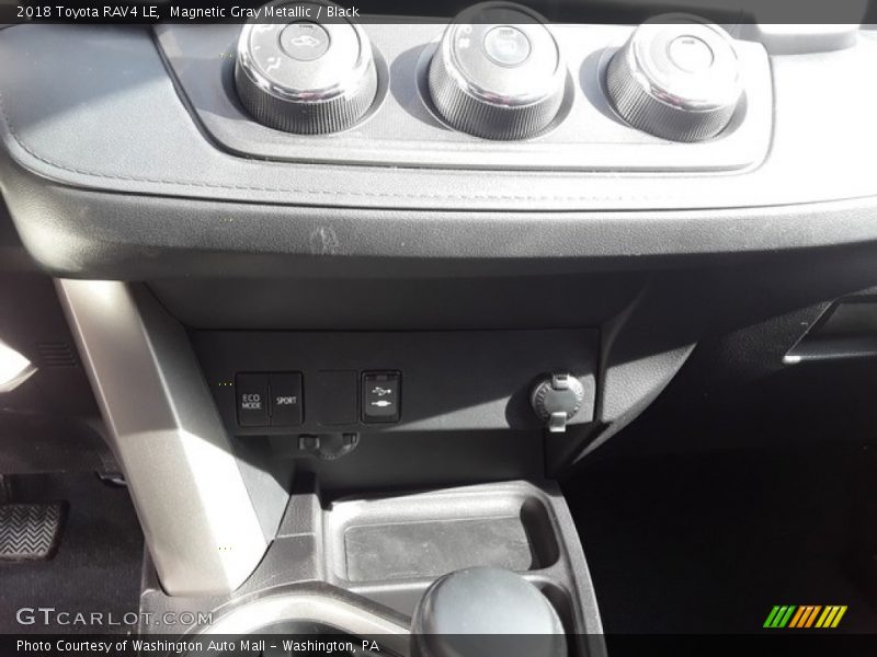 Magnetic Gray Metallic / Black 2018 Toyota RAV4 LE